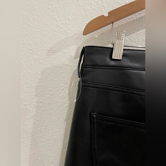 New 7 For  All Mankind Faux Leather High Rise Pants Black Slim Chic Contemporary - Picture 10 of 10